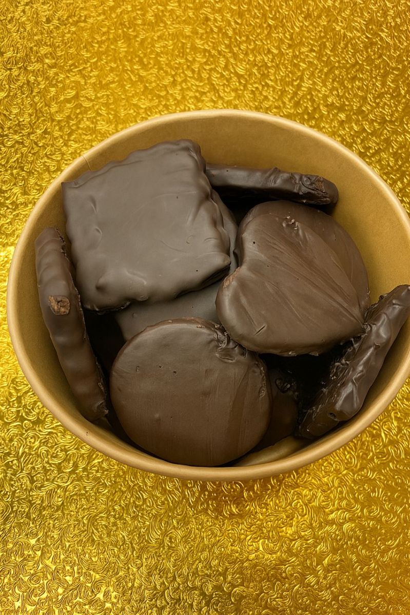 Double dark chocolate cookies