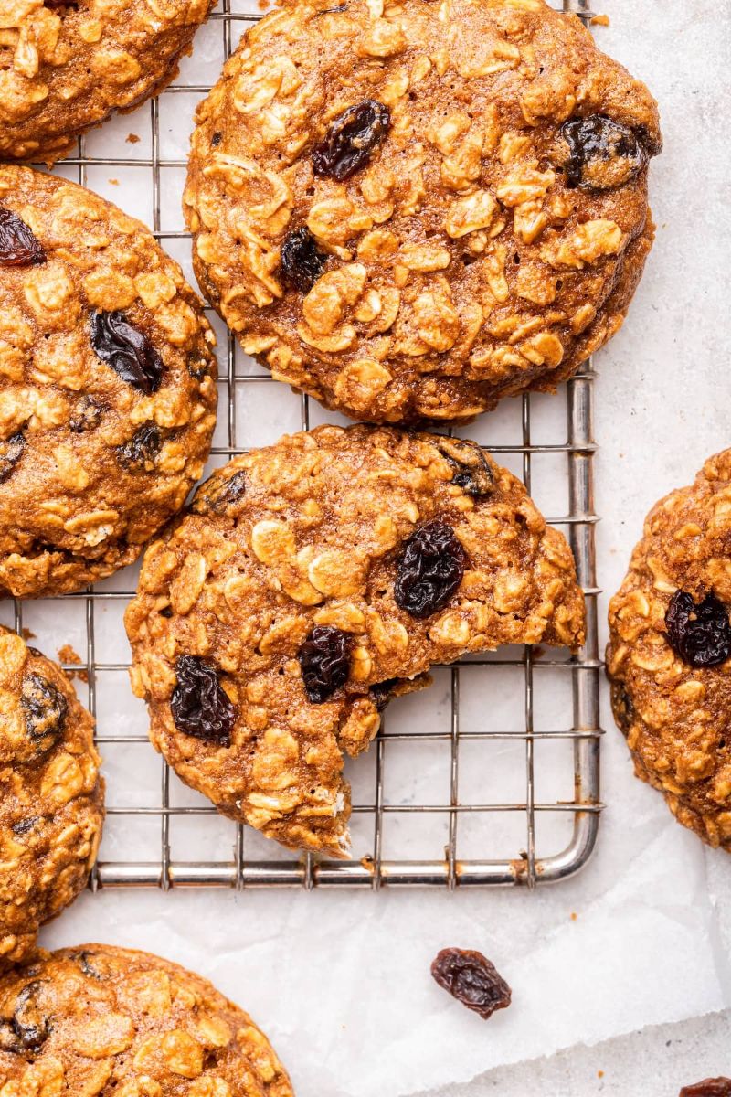 Oatmeal raisin cookies