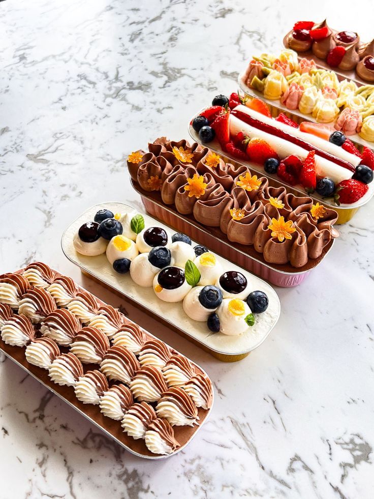 Mini cake loaves